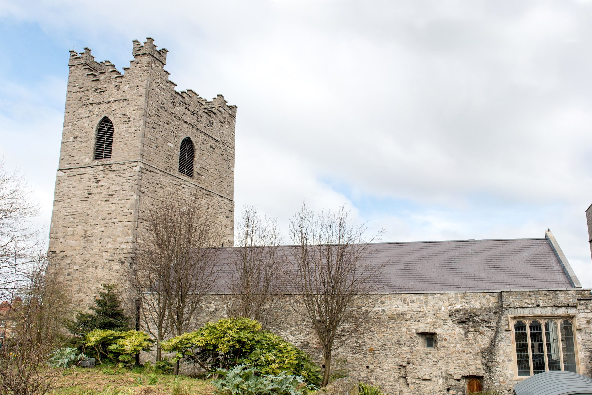 St. Audoen’s Church – mittelalterliche Pfarrkirche & Stadttor