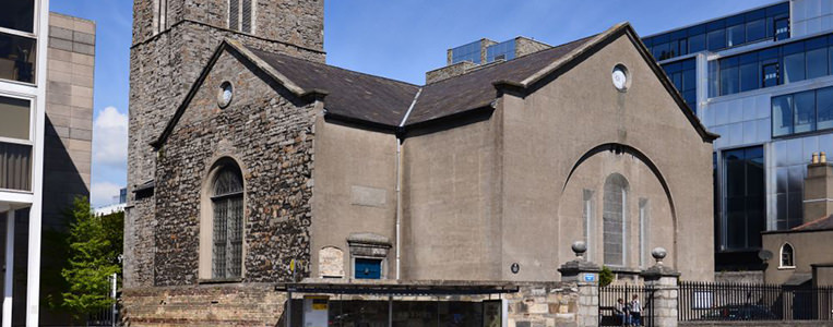 Umzingelt von Moderne: Die St. Michans Church