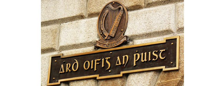 Ard-Oifig an Phoist Emblem - GPO auf Gälisch