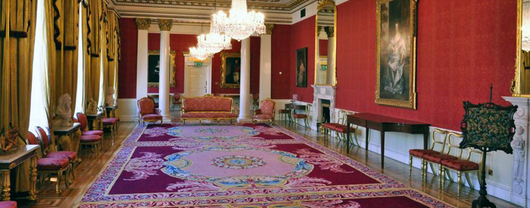 Kunstvoll eingerichteter Empfangsraum der "State Apartments"