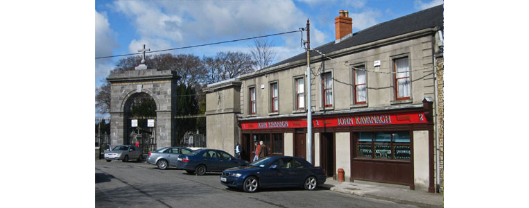 Das älteste familiengeführte Pub in Dublin, gegründet im Jahre 1833 - John Kavanagh direkt neben dem Glasnevin Cemetery